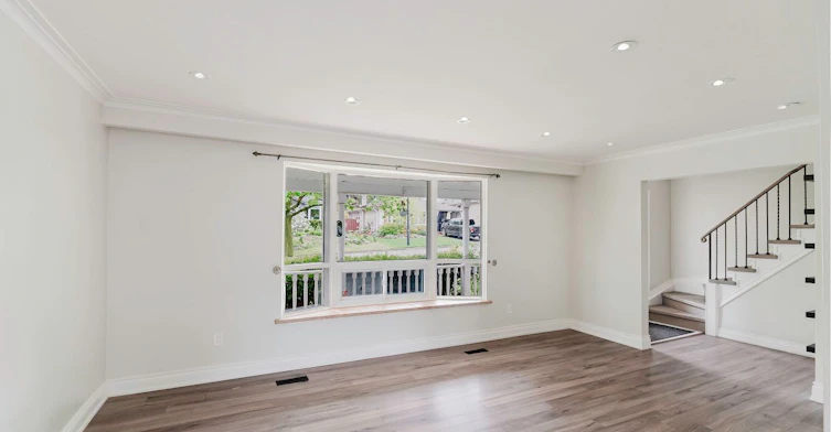 307 Towercrest Drive, Newmarket, ON, L3Y 1C1 - 6