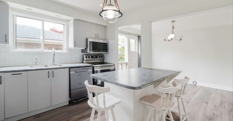 307 Towercrest Drive, Newmarket, ON, L3Y 1C1 - 11