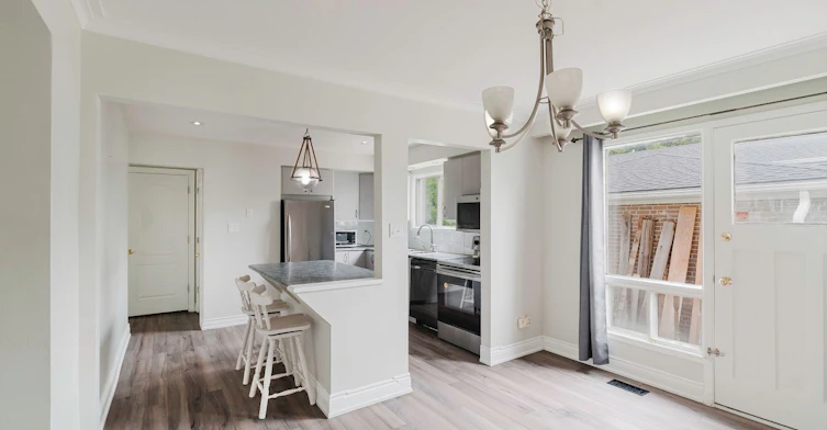 307 Towercrest Drive, Newmarket, ON, L3Y 1C1 - 10