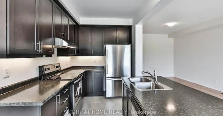 4 Blackpool Lane, East Gwillimbury, ON, L9N 0R7 - 7
