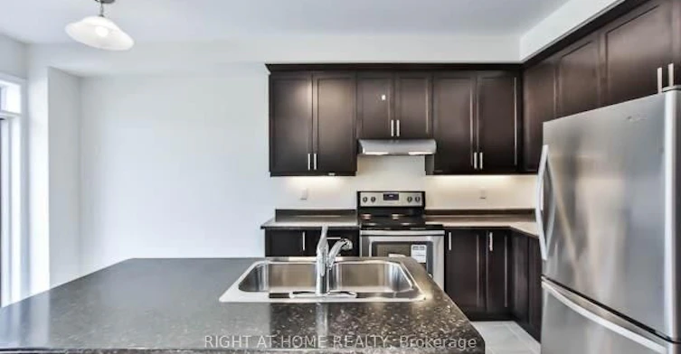 4 Blackpool Lane, East Gwillimbury, ON, L9N 0R7 - 5