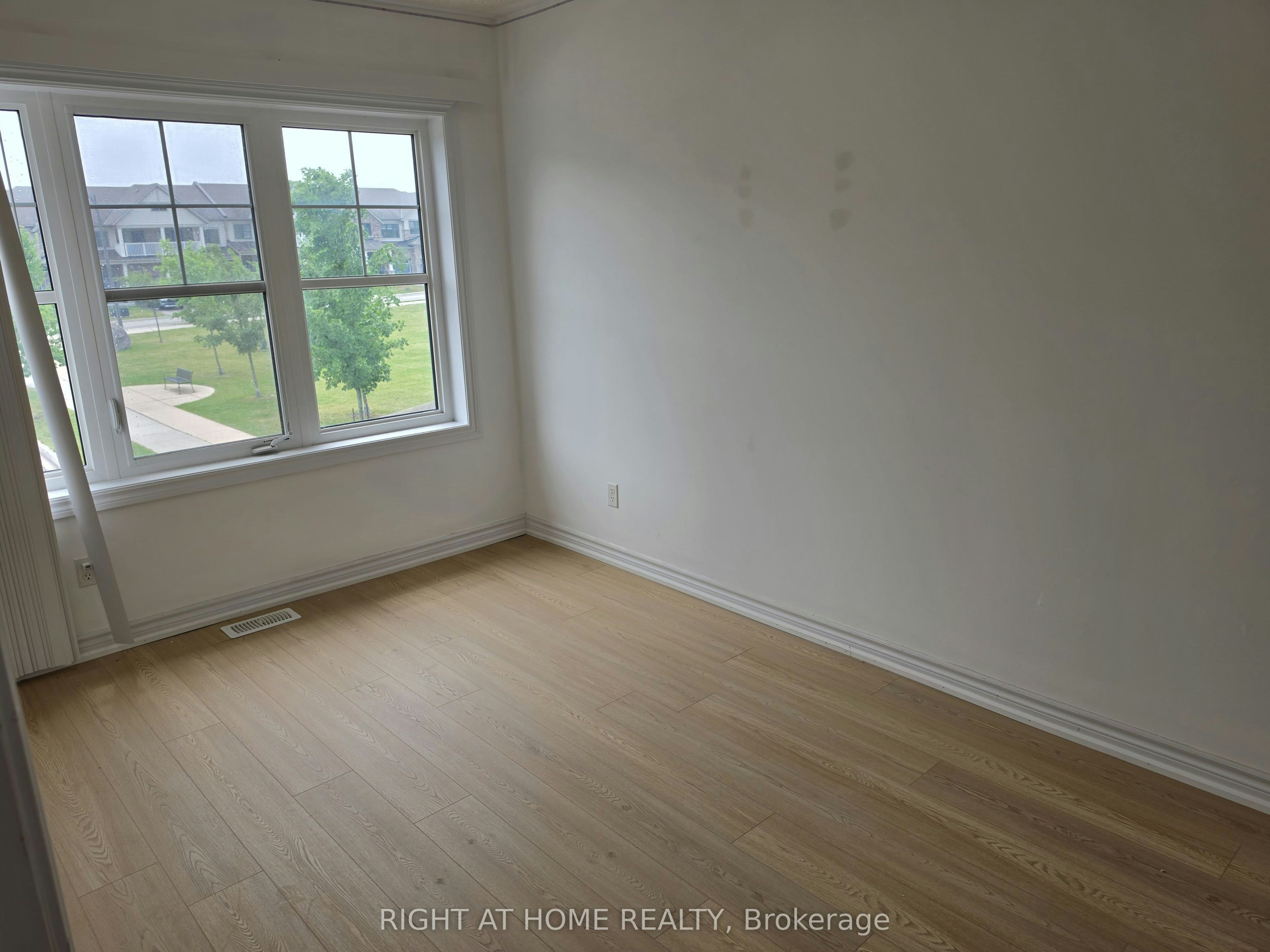 4 Blackpool Lane, East Gwillimbury, ON, L9N 0R7 - 16