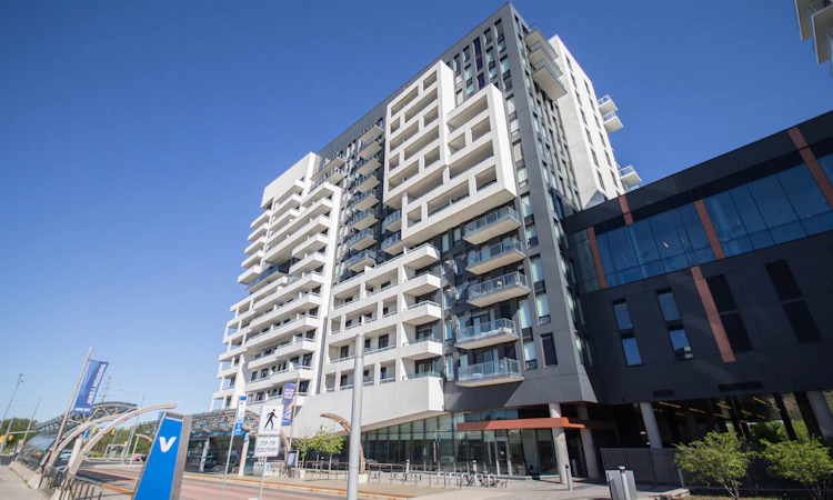 1005-10 Rouge Valley Drive W