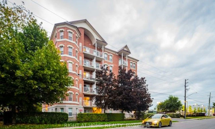 404-35 Hunt Avenue