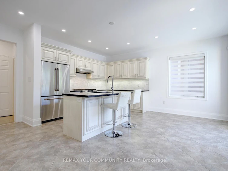16 Muret Crescent, Vaughan, ON, L6A 4S4 - 11