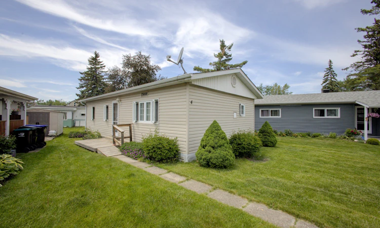4 Locust Hill Drive