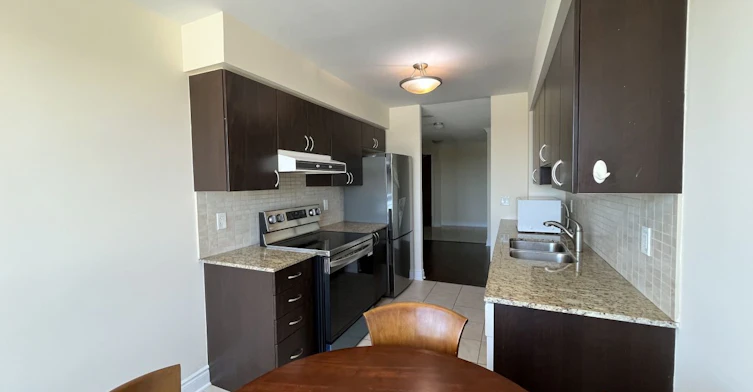 1611-7 North Park Road, Vaughan, ON, L4J 0C9 - 4