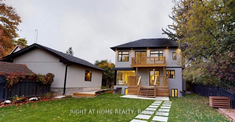 81 Joseph Street E, Newmarket, ON, L3Y 4G9 - 2