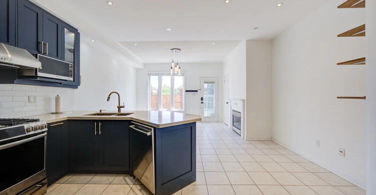2365 Bur Oak Avenue, Markham, ON, L6E 1J5 - 8