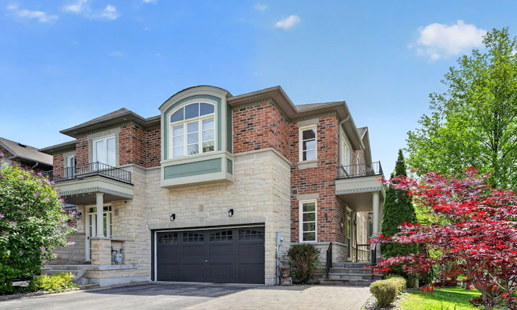 320 William Dunn Crescent