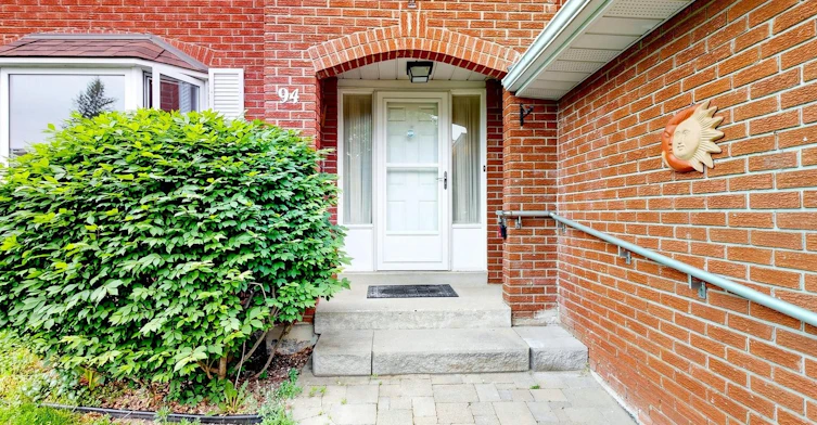 94 Howlett Avenue, Newmarket, ON, L3Y 5S5 - 5