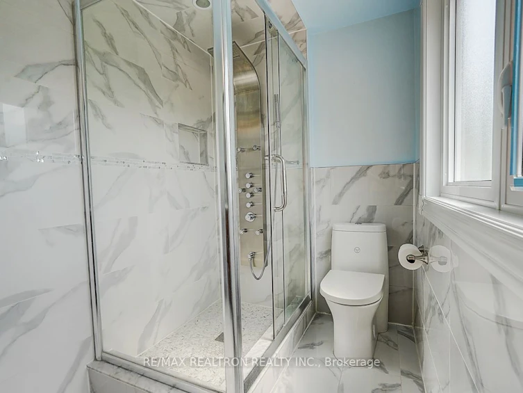 233 Brimson Drive, Newmarket, ON, L3X 1H8 - 34