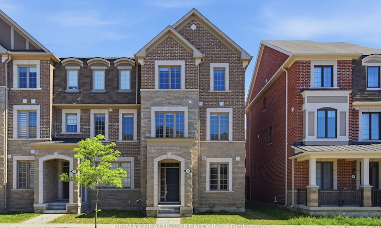 77 Casely Avenue