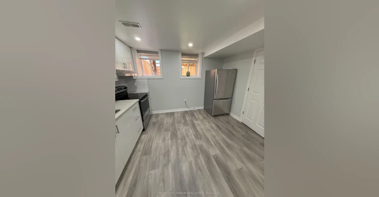 106 Knott End, Newmarket, ON, L3Y 0E4 - 8