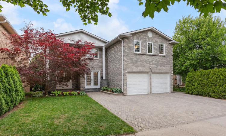 28 Dunvegan Drive