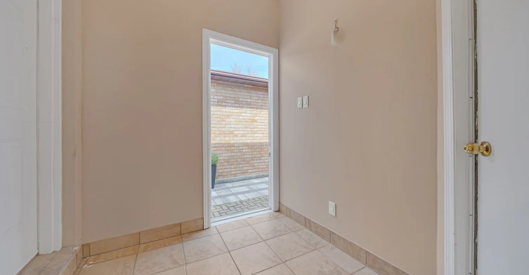 24 Glenvilla Road, Vaughan, ON, L4L 7K8 - 6