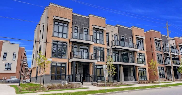 5-1 Bond Crescent, Richmond Hill, ON, L4E 1J4