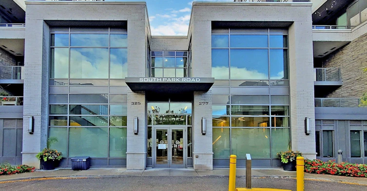 810-325 South Park Road, Markham, ON, L3T 0B8 - 3