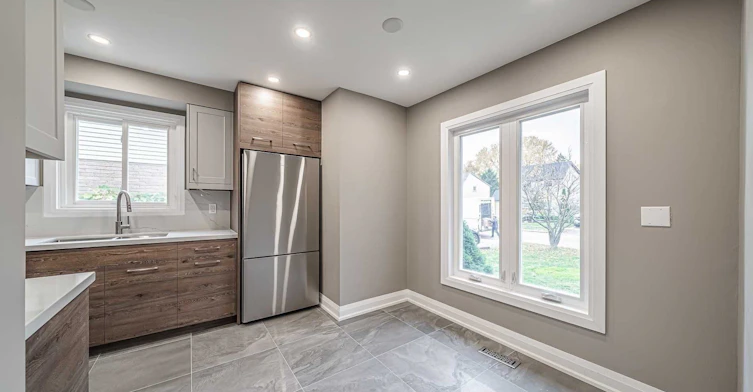 23 Springburn Crescent, Aurora, ON, L4G 3P4 - 4