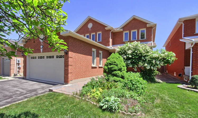 11 Zucchet Court