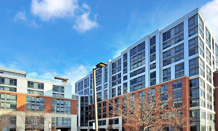 1020-11211 Yonge Street