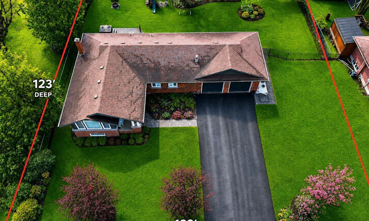 1587 Mount Albert Road