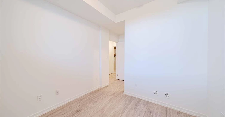 10-16 Lytham Green Circle, Newmarket, ON, L3Y 0H5 - 33