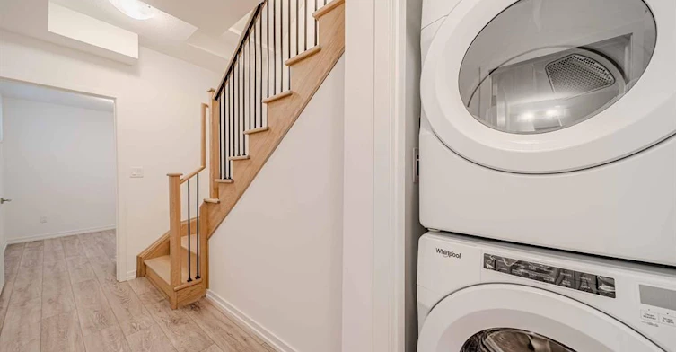 10-16 Lytham Green Circle, Newmarket, ON, L3Y 0H5 - 26