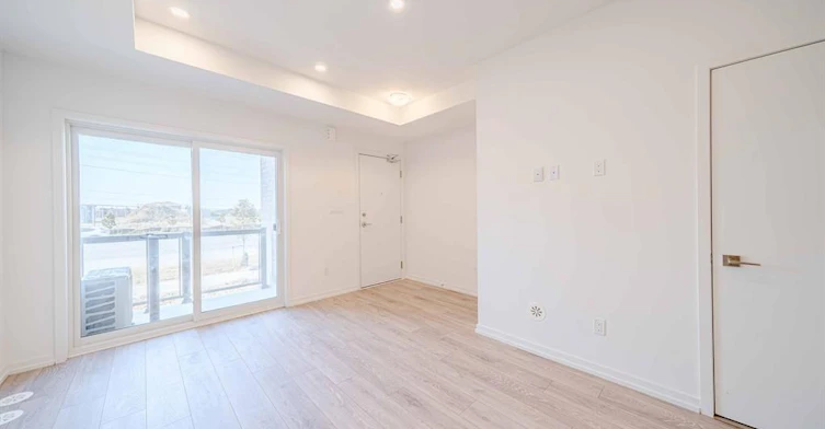 10-16 Lytham Green Circle, Newmarket, ON, L3Y 0H5 - 10