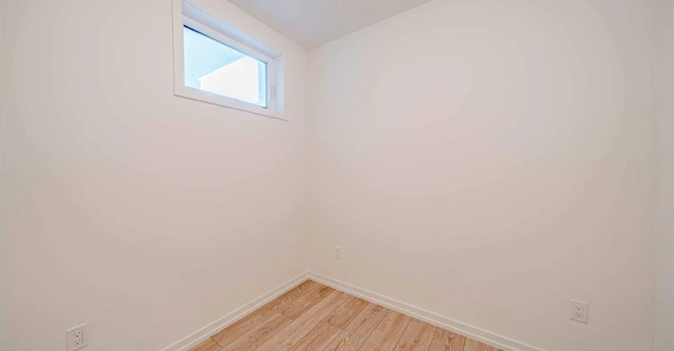 10-16 Lytham Green Circle, Newmarket, ON, L3Y 0H5 - 38