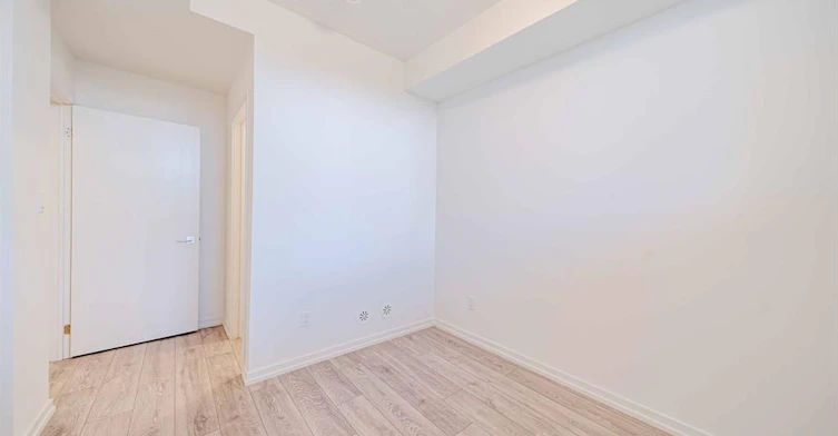 10-16 Lytham Green Circle, Newmarket, ON, L3Y 0H5 - 35