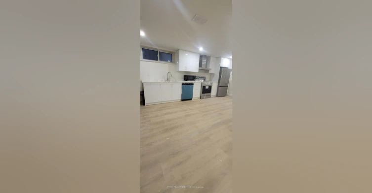 127 Harrison Drive, Newmarket, ON, L3Y 4P5