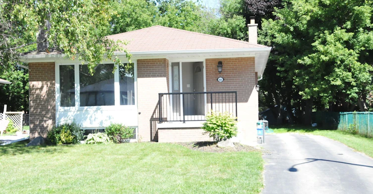 66 Collins Crescent, Aurora, ON, L4G 2W2