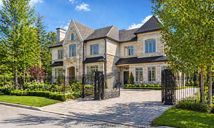 17 Pebblelane Court
