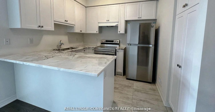 194 Vantage Loop Street, Newmarket, ON, L3X 0L3 - 9