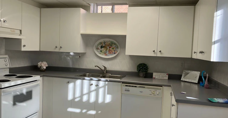 5 Hacienda Drive, Richmond Hill, ON, L4E 3X1 - 2