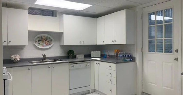 5 Hacienda Drive, Richmond Hill, ON, L4E 3X1 - 3