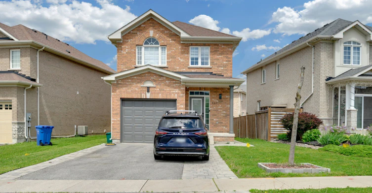 353 Rannie Road, Newmarket, ON, L3X 2N2
