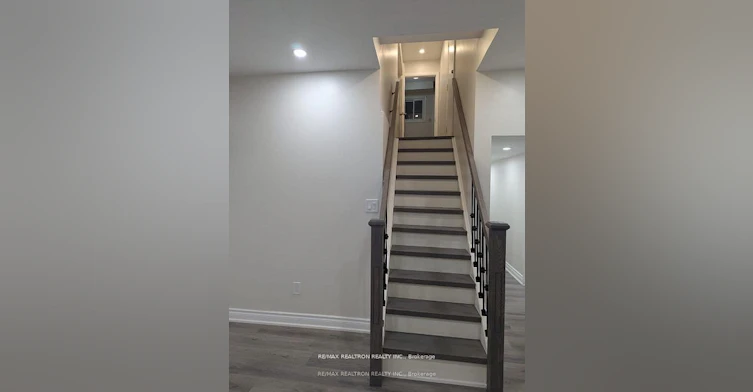 Lower-187 Crossland Gate, Newmarket, ON, L3X 1A7 - 12