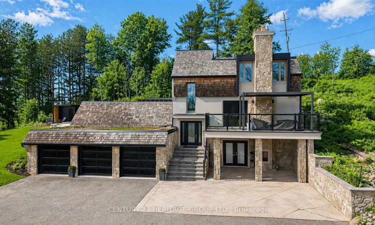 2816 Mount Albert Road