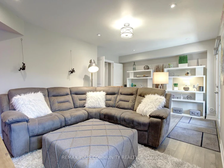 231 Appleton Court, Newmarket, ON, L3Y 0B8 - 42