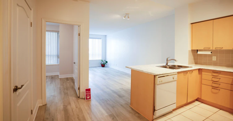 112-62 Suncrest Boulevard, Markham, ON, L3T 7Y6 - 3