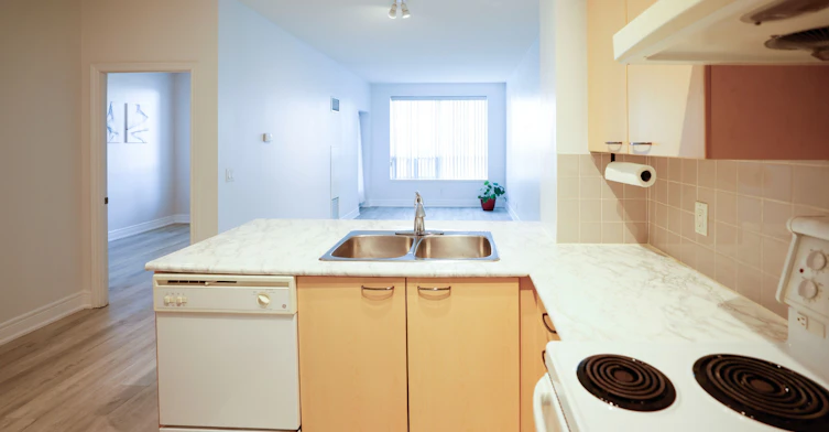 112-62 Suncrest Boulevard, Markham, ON, L3T 7Y6 - 6