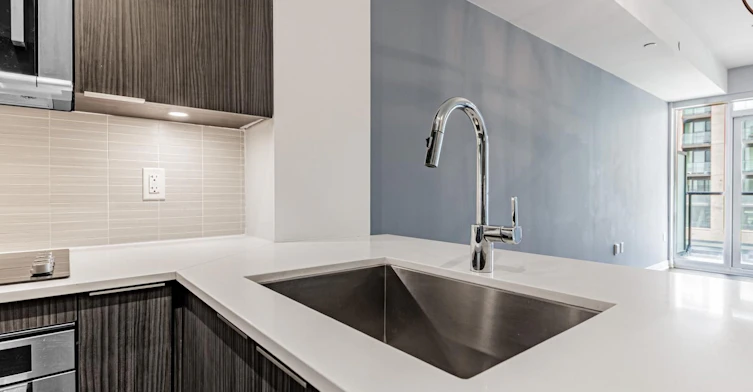 322-99 Eagle Rock Way, Vaughan, ON, L6A 5A7 - 8