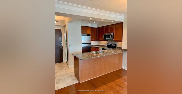 303-88 Promenade Circle, Vaughan, ON, L4J 9A4 - 6