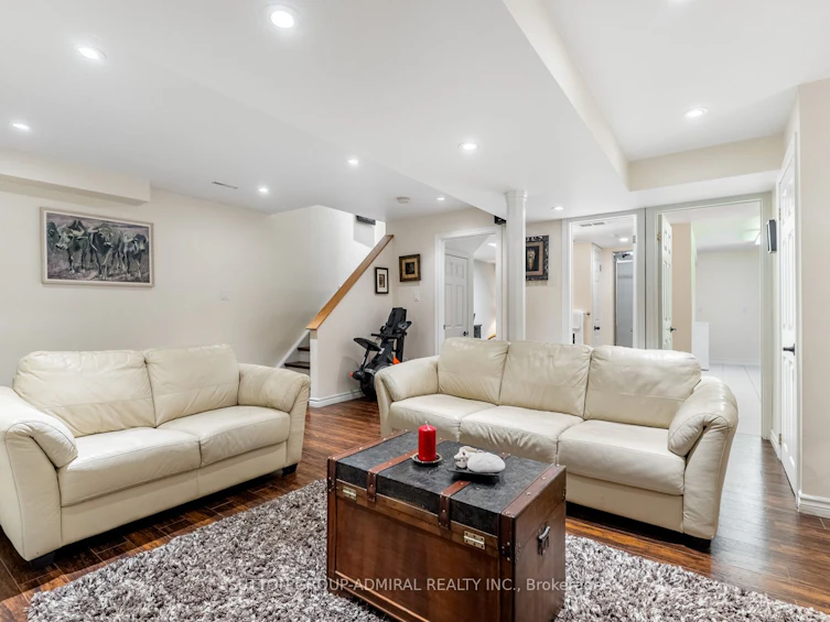 626 College Manor Drive, Newmarket, ON, L3Y 8M7 - 33
