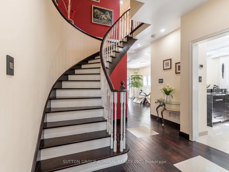 626 College Manor Drive, Newmarket, ON, L3Y 8M7 - 4