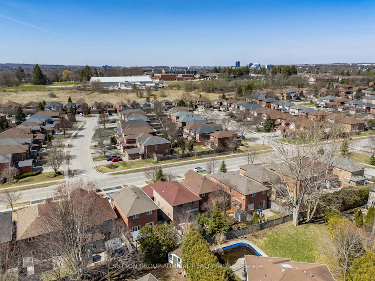 626 College Manor Drive, Newmarket, ON, L3Y 8M7 - 48