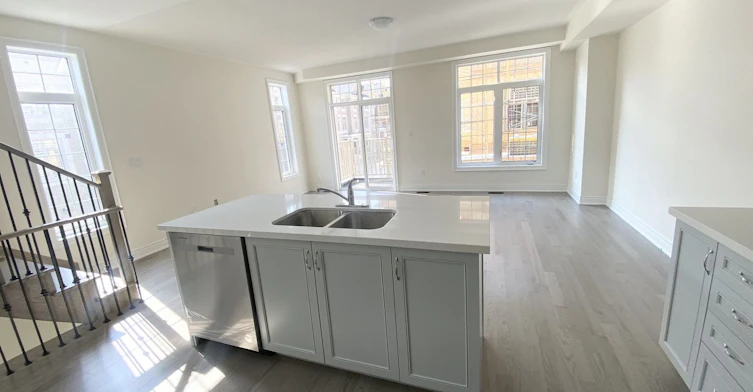 2 Phillipsen Way, Markham, ON, L3S 0E9 - 3