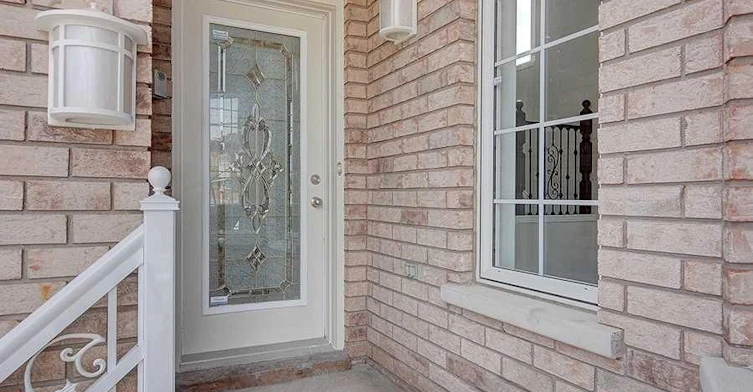 15 Ashgrove Road, Markham, ON, L2S 3Z7 - 2